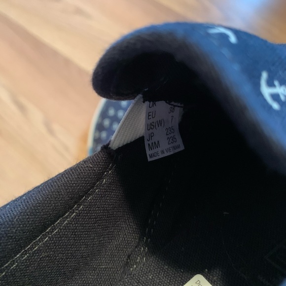 Helly Hansen slip on boat shoes - Picture 4 of 4